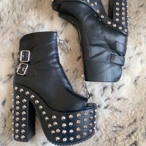 Dolls kill platforms